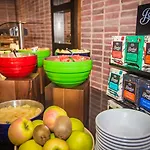 Hotel Court & Leisure Centre 4*