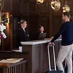 Court & Leisure Centre 4*