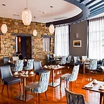 Hotel Court & Leisure Centre 4*
