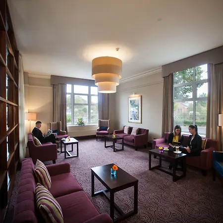 Hotell Court & Leisure Centre 4*