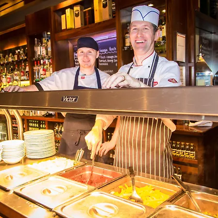 卡里加林科特酒店及休闲中心