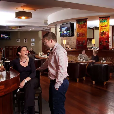 Court & Leisure Centre