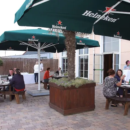 Court & Leisure Centre Hotell