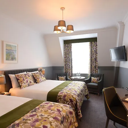 Hotell Court & Leisure Centre 4*