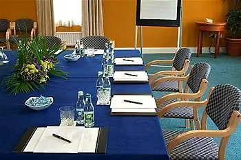 Court & Leisure Centre Hotel 4*