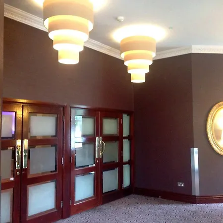 Hotell Court & Leisure Centre