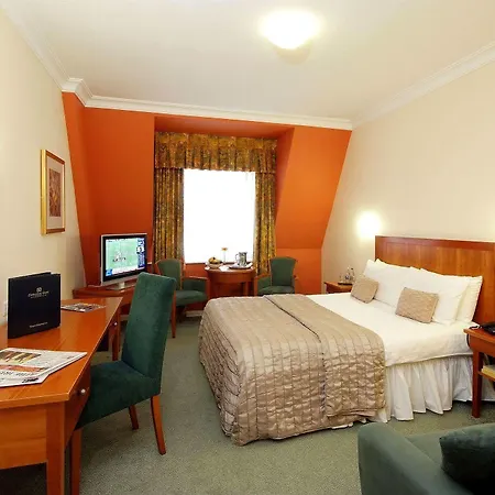 Court & Leisure Centre 4*