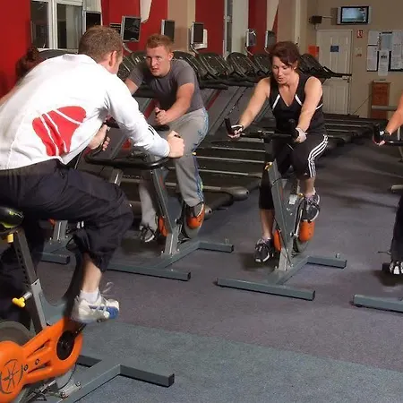 卡里加林科特酒店及休闲中心 酒店 4*