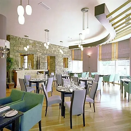 Court & Leisure Centre Hotel