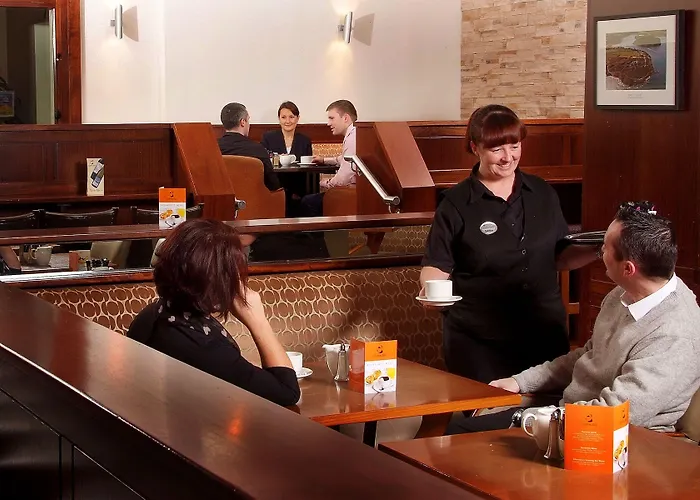 Court Hotel&leisure Centre Hotel 4*