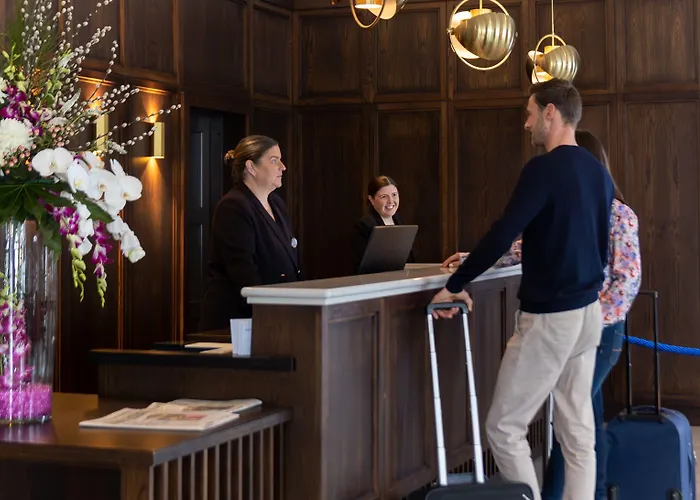 Court Hotel&leisure Centre 4*