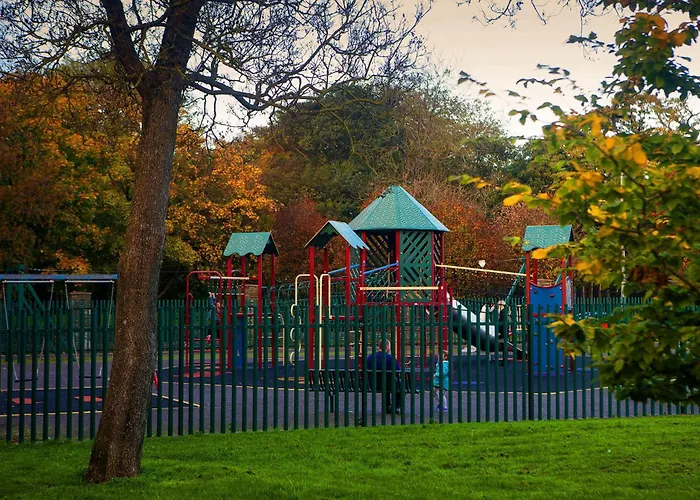 Hotel Court Hotel&leisure Centre 4*