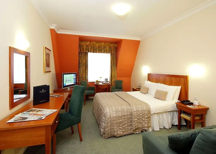Court Hotel&leisure Centre 4*